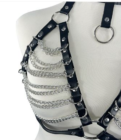 Harness com Contorno de Busto em Couro com Correntes